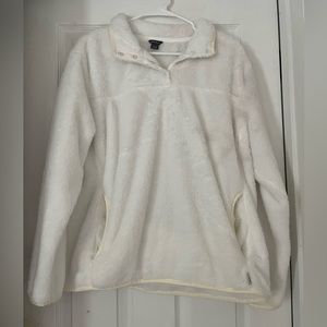 eddie bauer white fluffy jacket (XL)